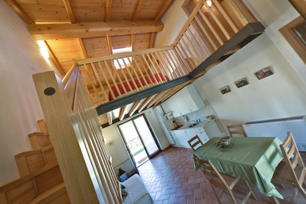 Large Studio Split Level,213523862:JPEG